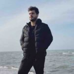 دانلود آهنگ اشکامو پنهونی دارم میریزم دنیا به کام تو برو عزیزم