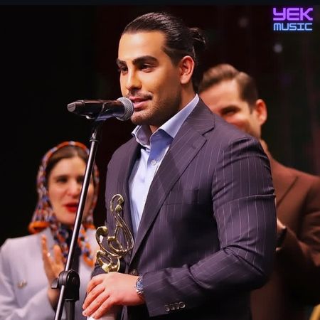 من واست میمیرم میگیرم دستاتو آروم میشم