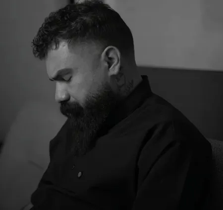 شاید پشیمانت کند غم روزی از این عشق