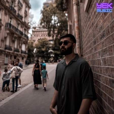 چه خبر ازش بگین ازش یه چند لحظه